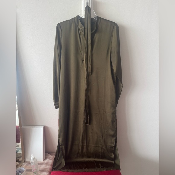 Forever New Green Long Sleeve Wrap Dress - Picture 4 of 16